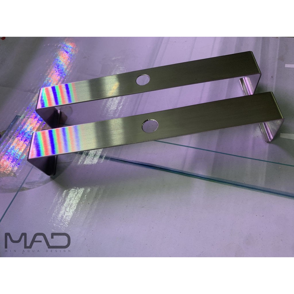 Kẹp đèn inox- thương hiệu MAD