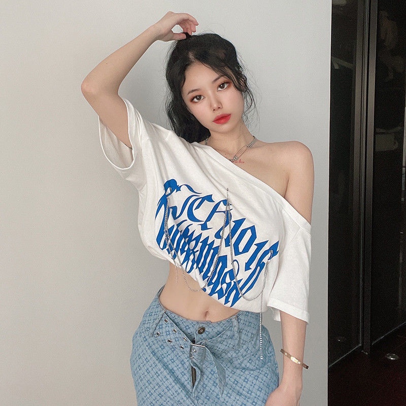 Áo thun COZOKC ngắn tay trễ vai dáng rộng phối dây xích thời trang gợi cảm