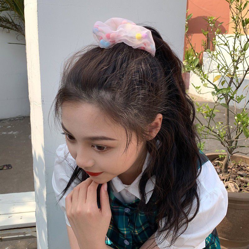 [Mã FAMARAL2 giảm 10K đơn 50K]Dây cột tóc scrunchies phối quả pom pom ulzzang