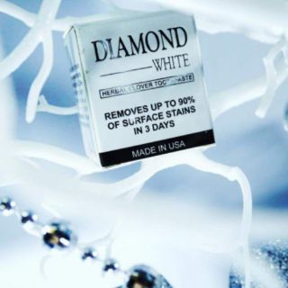 Trắng răng 5-7 ngày với Diamond White