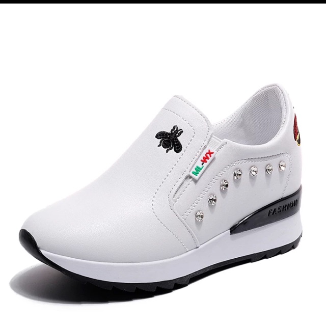 Giầy đế bằng thể thao