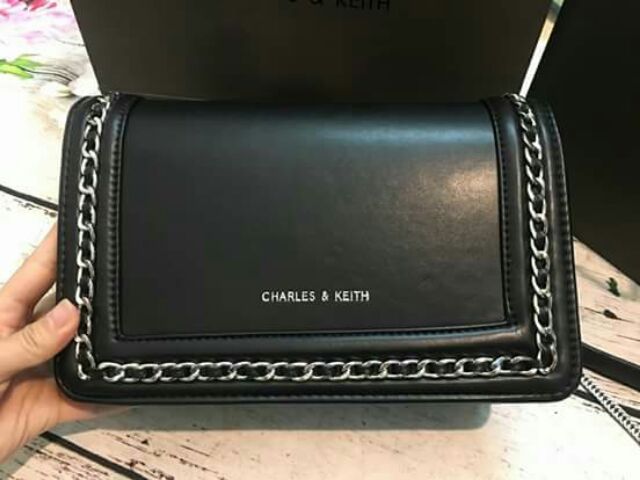 Túi CNK viền xích ( mới)