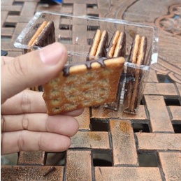 1 Thùng Bánh Crackers Golden Malkist hàng nhập khẩu Indonesia 20 gói