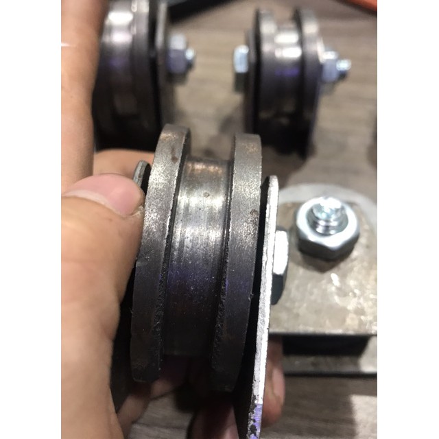 Bánh Xe sắt rãnh U