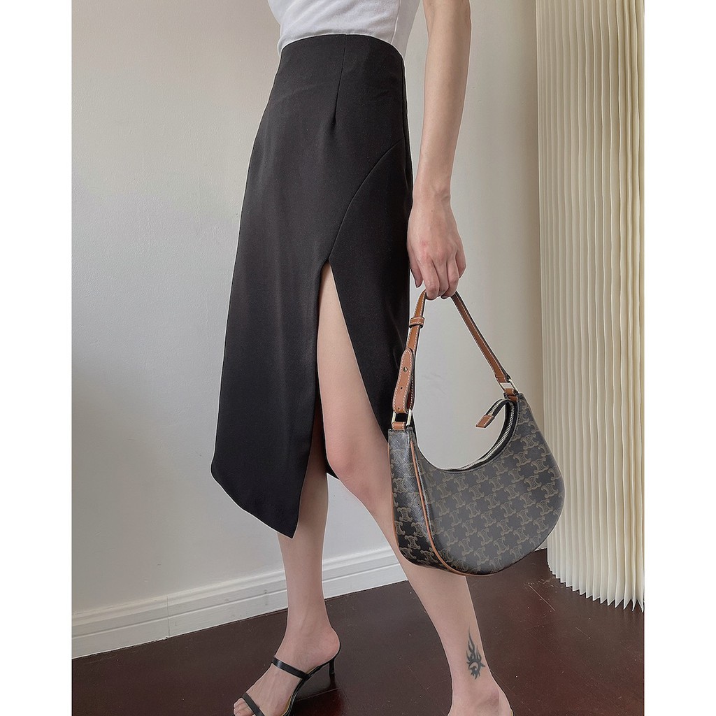 Chân váy xẻ tà cao SEXY, phong cách tối giản hiện đại
