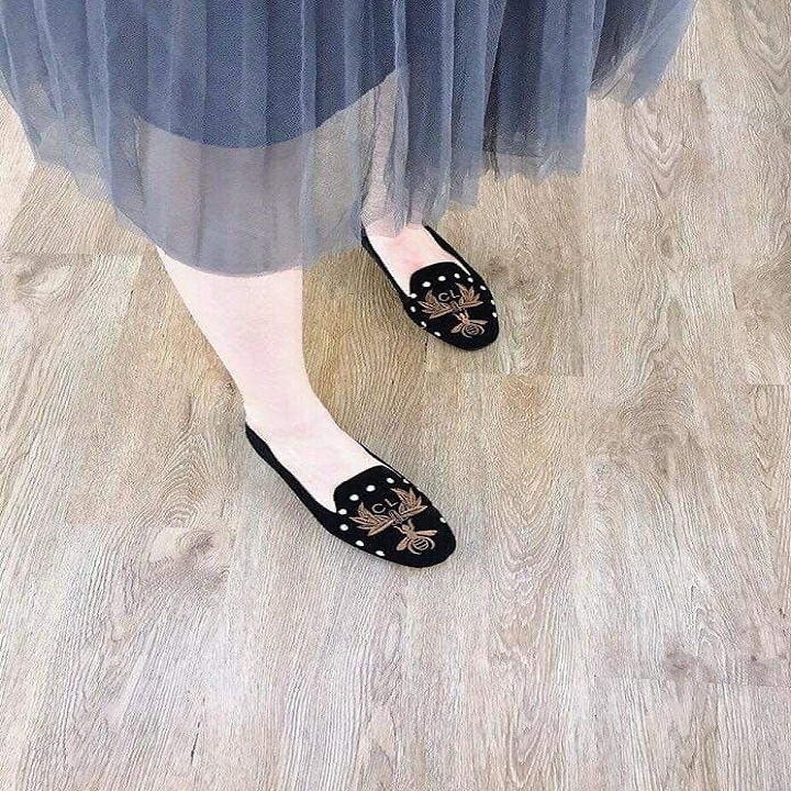 Giày bệt thêu chất nhung mềm mịn cực xinh 001