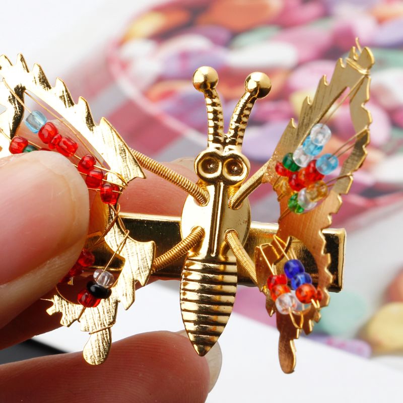 Kẹp tóc thiết kế đính bướm khoét rỗng xinh xắn cho bé gái