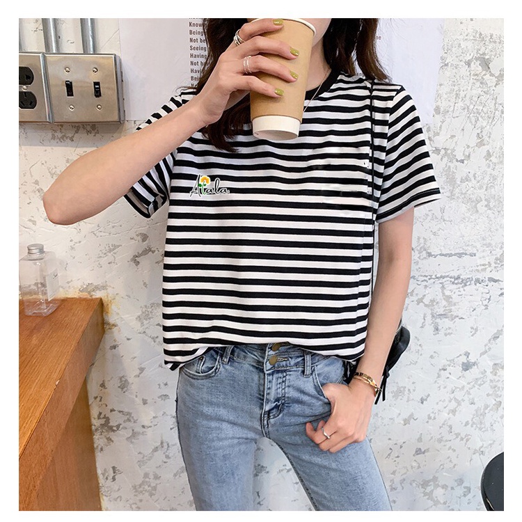 Áo thun tay ngắn cổ tròn họa tiết kẻ sọc phom rộng kiểu Hàn năng động dành cho nữ 2022 ALALA