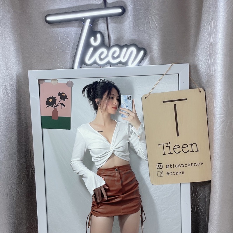 Áo croptop xoắn eo siêu quyến rũ