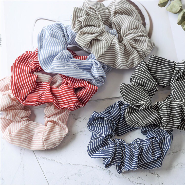 Dây buộc tóc scrunchies vải kẻ soc trắng - Mã SC005