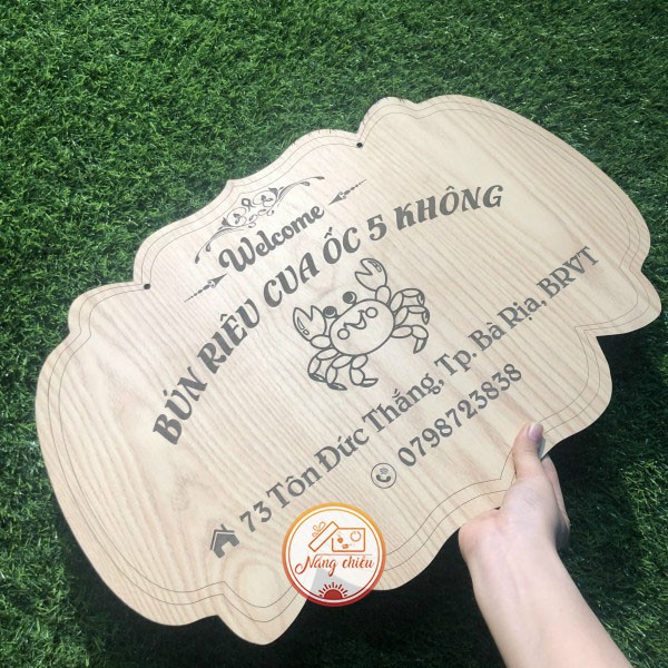 Bảng hiệu gỗ size 35x55cm treo trước cửa hàng - Bảng gỗ thiết kế và khắc tên theo yêu cầu