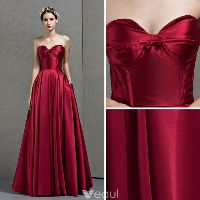 ĐẦM DẠ HỘI CÚP NGỰC PHỐI TÚI TIỆN DỤNG