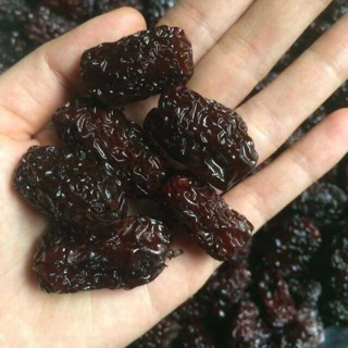 Táo đỏ và táo đen