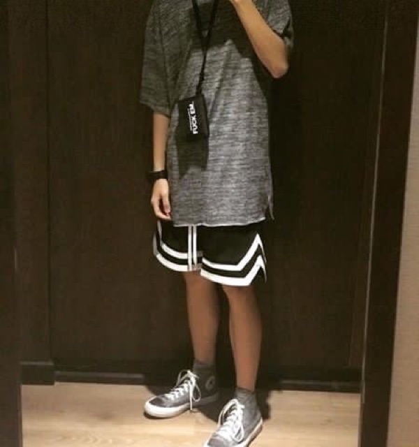 Short unisex 2 viền double v trắng ( short 2v)- hình thật khách feedback | BigBuy360 - bigbuy360.vn