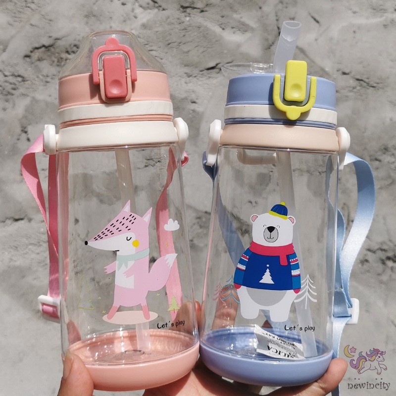 Bình Nước Chất Liệu Bằng Nhựa Cỡ Lớn Hoạ Tiết Hoạt Hình Có Ống Hút