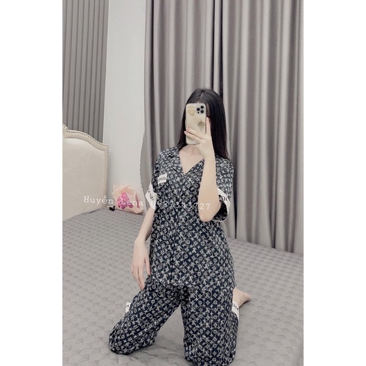 Bộ ngủ Pijama LV cộc tay lụa latin | BigBuy360 - bigbuy360.vn