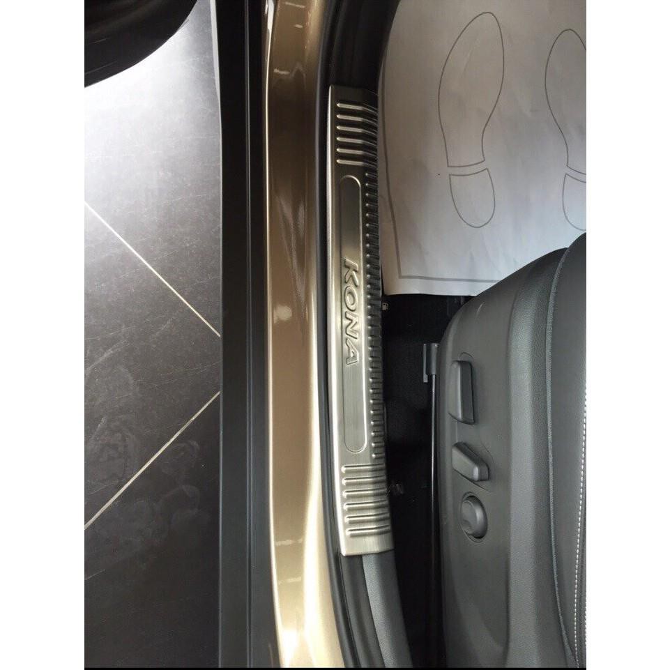 Ốp Bậc Cửa Xe Hyundai Kona 2018 2019 2020 2021 Mẫu Inox