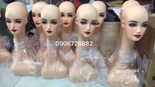 Đầu manocanh đeo kính