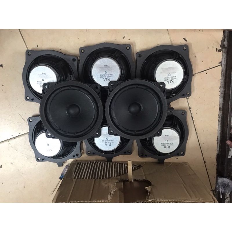 1 cai loa 16 cm xịn hiệu KIA -a 9000
