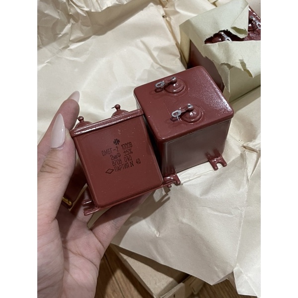 Tụ dầu Nga tụ Liên Xô mới trong hộp 2uf 2mk 1000v