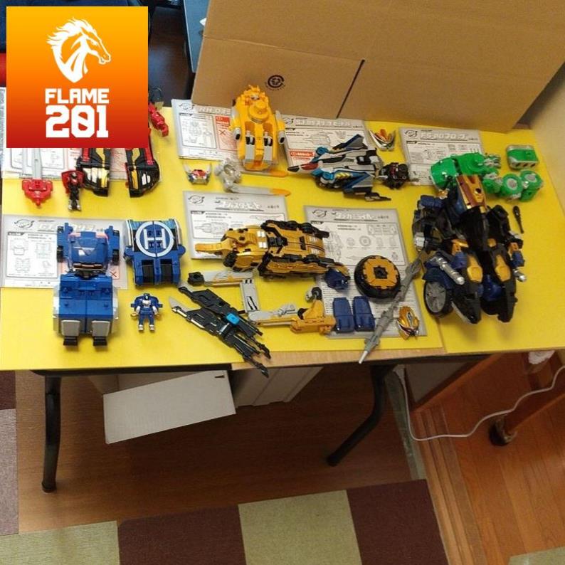 TPHCM TPHCM Đồ chơi siêu nhân Robot Gobuster Nguyên set