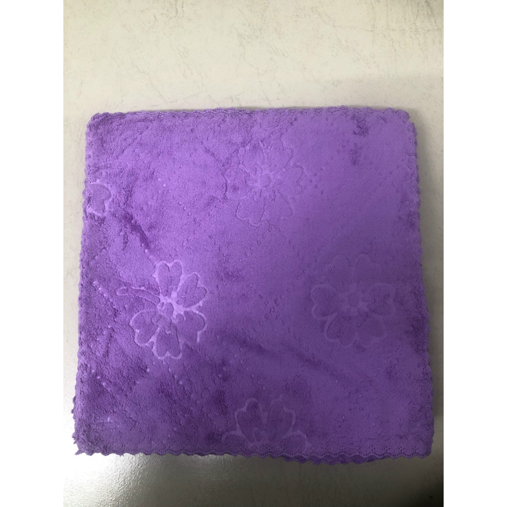 Khăn lau đa năng, mềm mại thấm nước. Kích thước 30x30cm, chất liệu microfiber.