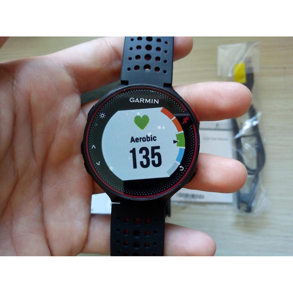 Đồng hồ thể thao Garmin Forerunner 235