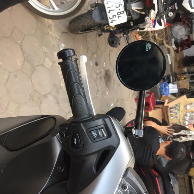 1 gương tròn ziroma đen