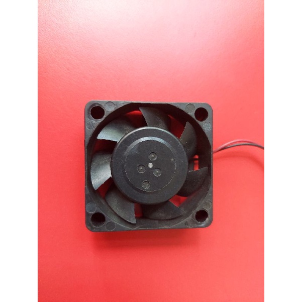 Quạt tản nhiệt Nidec 24v 4cm×4cm×1.5cm tháo máy.