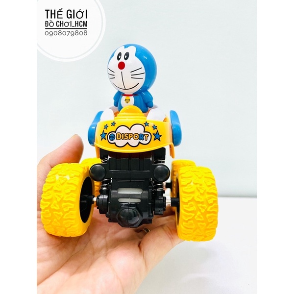 [CHẠY ĐÀ- NHÀO LỘN] Đồ chơi xe địa hình Đôrêmon xoay 360 độ giảm sốc, chạy đà cực mạnh dành cho bé khám phá mô hình xe