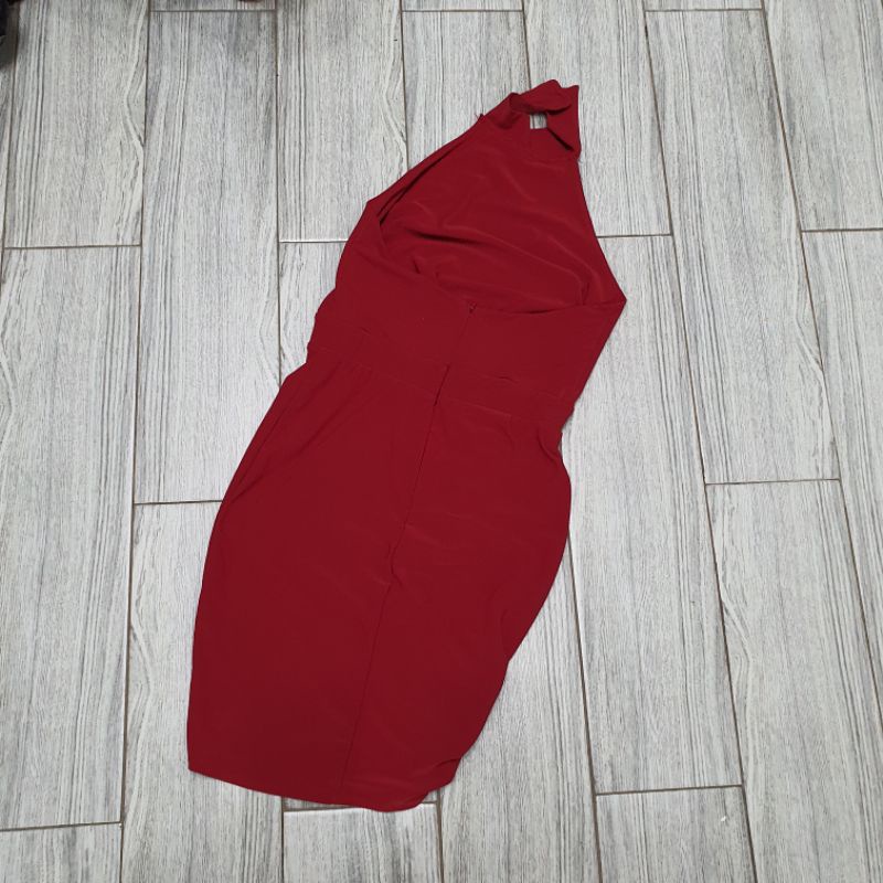 Pass Đầm cổ yếm gài nút size S dưới 40kg dún đùi