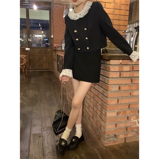(SẴN) Áo đen cổ và tay ren