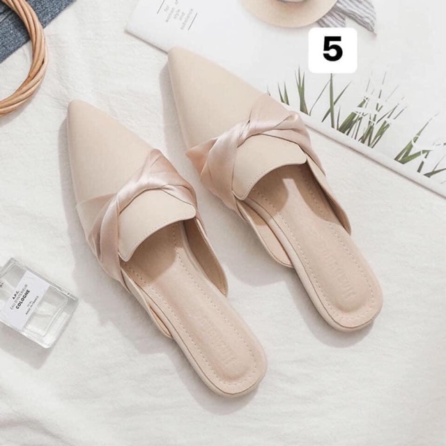 Giày sục nữ