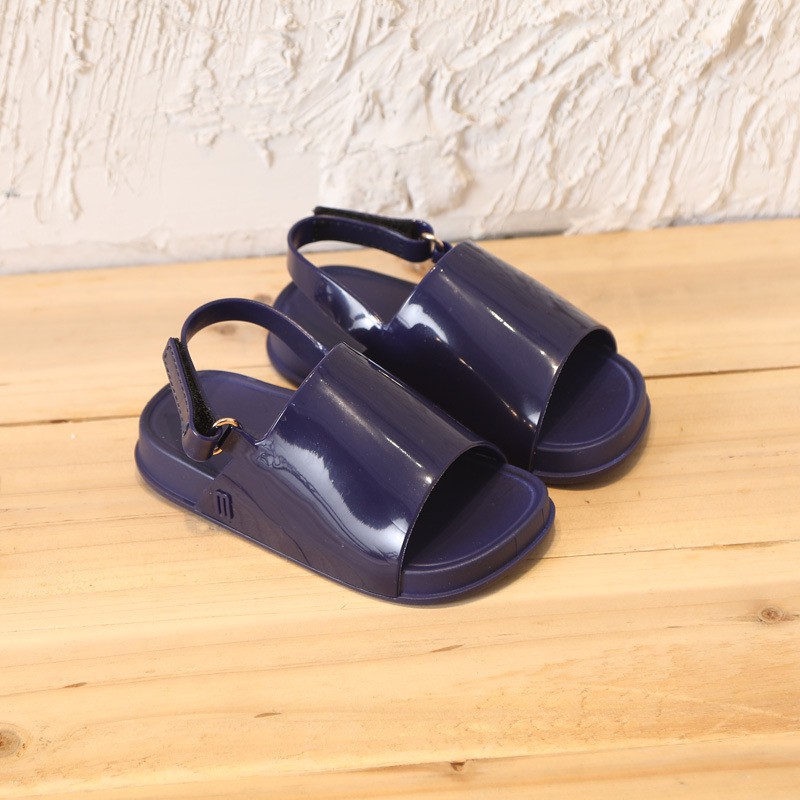 Dép quai hậu đi êm cho bé