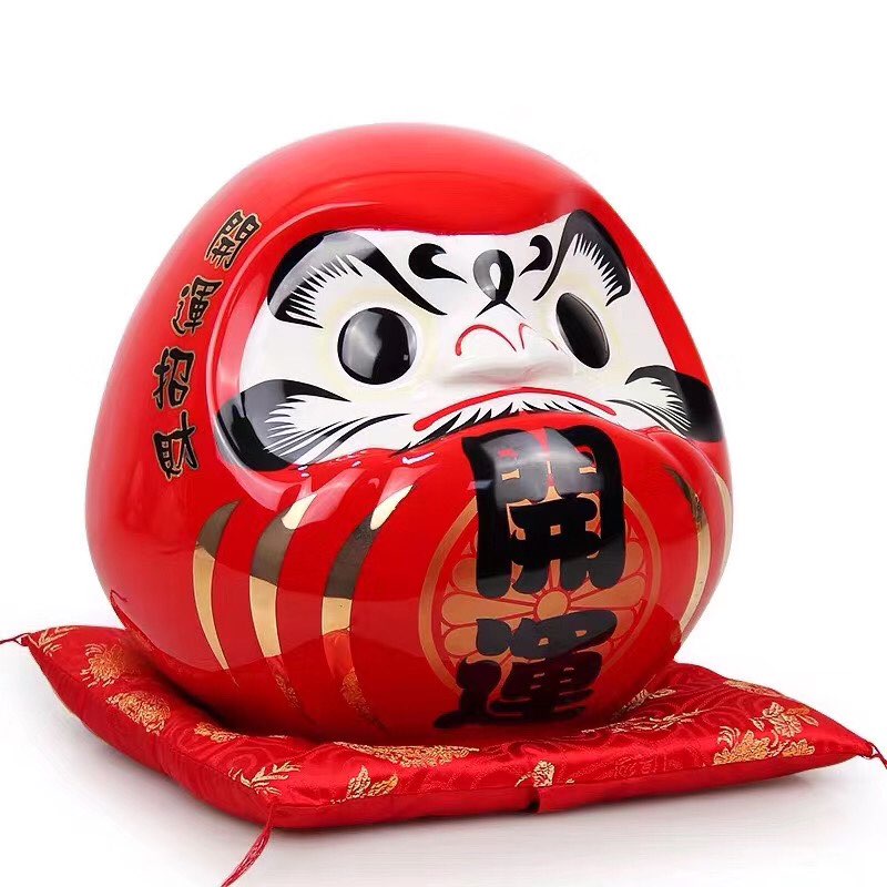Daruma sứ Đựng tiền 20cm - kèm thảm đỏ