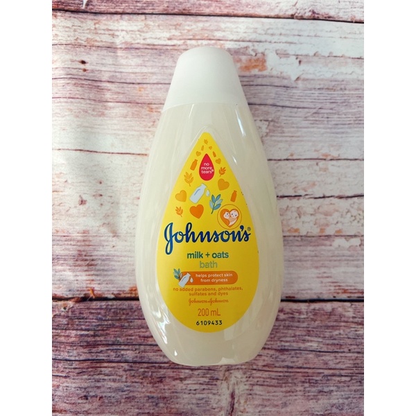 Sữa tắm/dầu gội chứa sữa và yến mạch Johnson's Milk + Oats bath 200ml