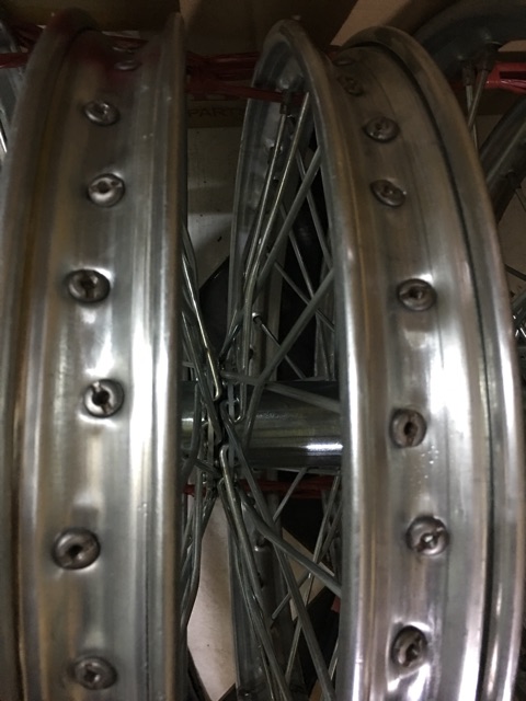 Cặp căm Niền trước sau xe thồ ba gác mã 0018.