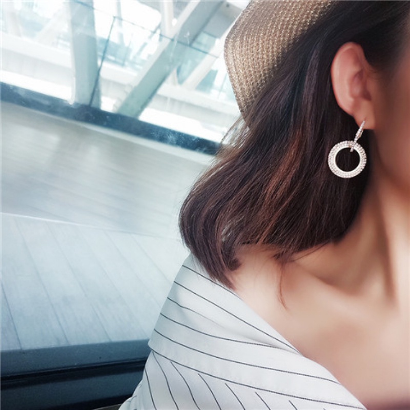 Khuyên Tai Tua Rua Nhiều Kiểu Dáng Phong Cách Hàn Quốc Mới