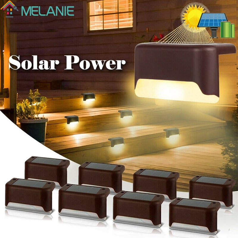 Bộ 4 đèn LED chống thấm nước dùng năng lượng mặt trời