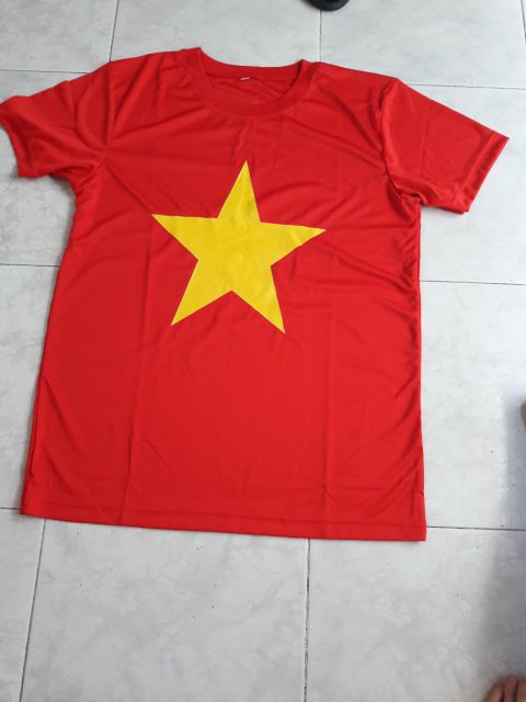 (GIAO HỎA TỐC HCM)Áo cờ đỏ sao vàng . kéo sang trái để xem sản phẩm thật