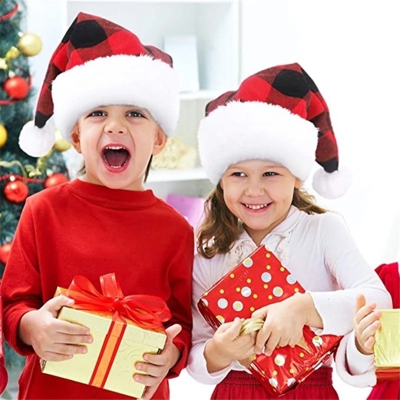 Mũ giáng sinh mềm mại thoải mái họa tiết sọc ca rô đỏ đáng yêu cho nam và nữ