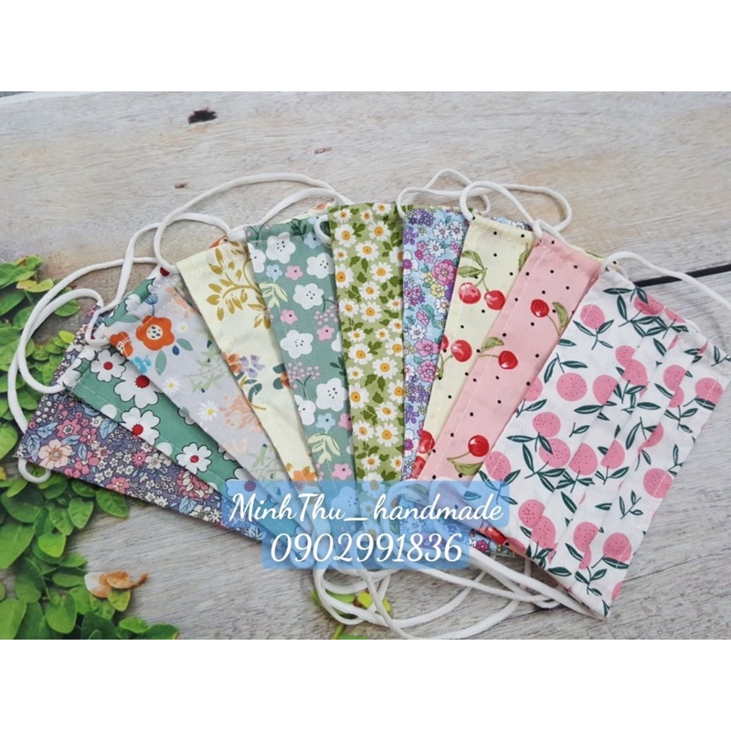 Khẩu trang vải thô họa tiết hoa nhí vintage, hình thật