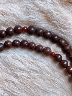 Tràng 108 hạt bồ đề kim cang (màu nâu sẫm)