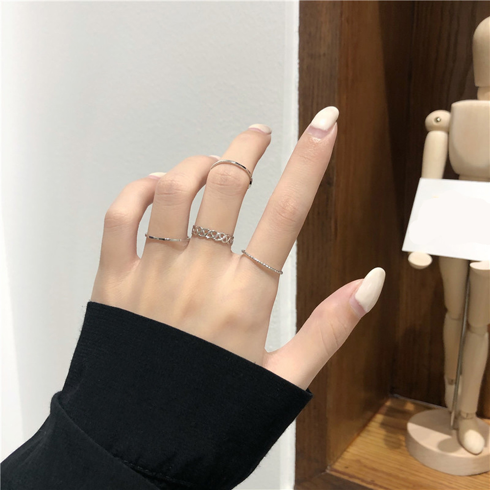 Bộ 4 Nhẫn Đeo Tay Thiết Kế Đơn Giản Thời Trang Hàn Quốc Cho Nữ