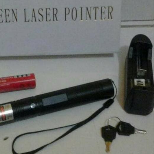 Bút Chiếu Laser Xanh Lá 303