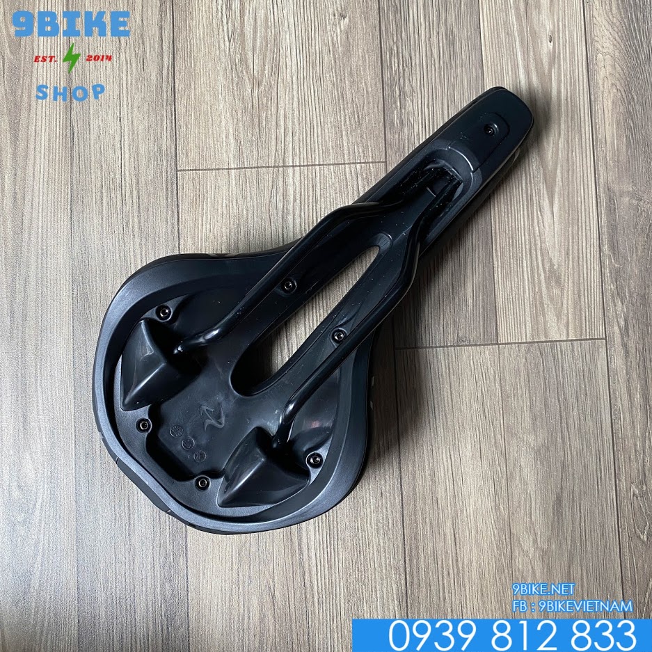 Yên xe đạp thể thao thon gọn Revival Zone