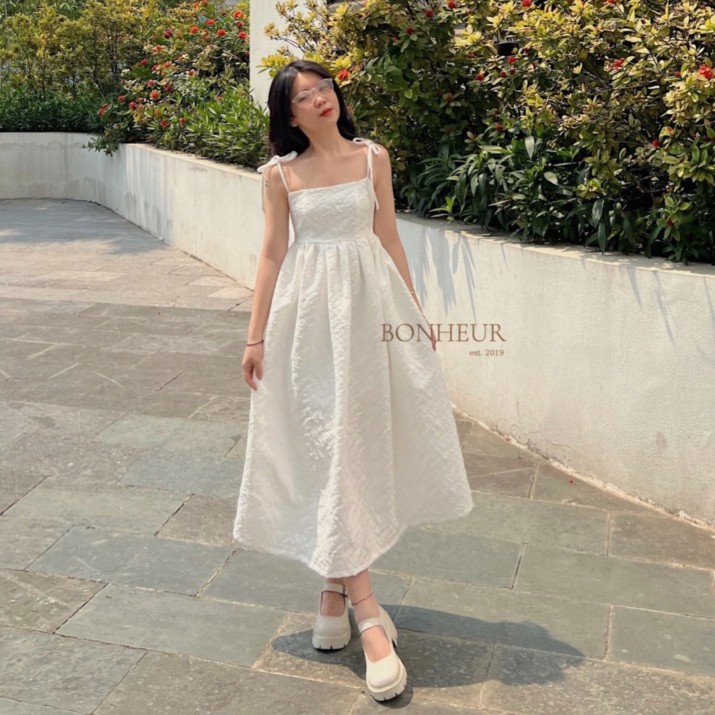 Váy hai dây trắng xuông dài đầm xòe midi chất gấm xốp nổi vân thanh lịch kiểu tiểu thư sang chảnh Ciara Dress trắng