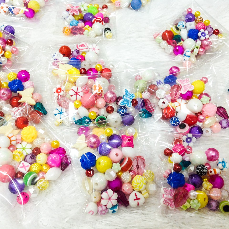 Combo gói hạt cườm nhựa nhiều màu đủ kiểu dáng dễ thương,bộ xỏ vòng cho bạn gái siêu cute
