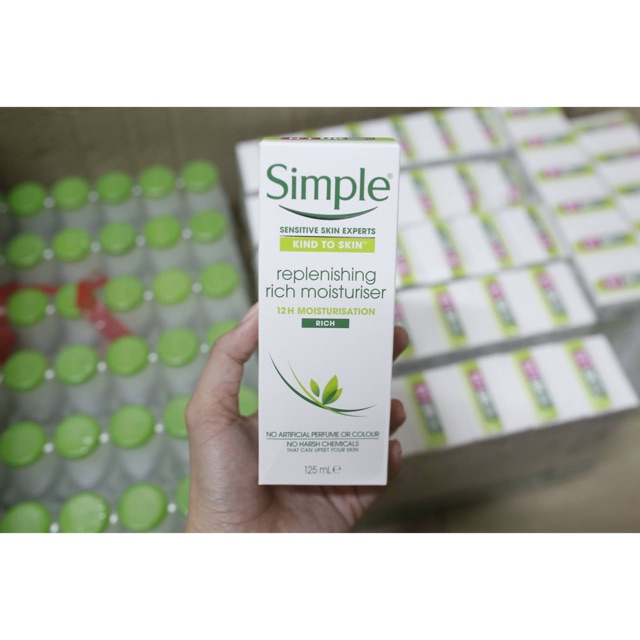 Kem dưỡng cho da khô Hydrating Rich Moist Simple