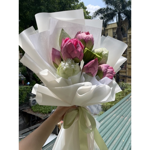 BÓ HOA SEN BÁCH DIỆP QUAN ÂM 9 CÀNH KÈM NỤ VÀ ĐÀI